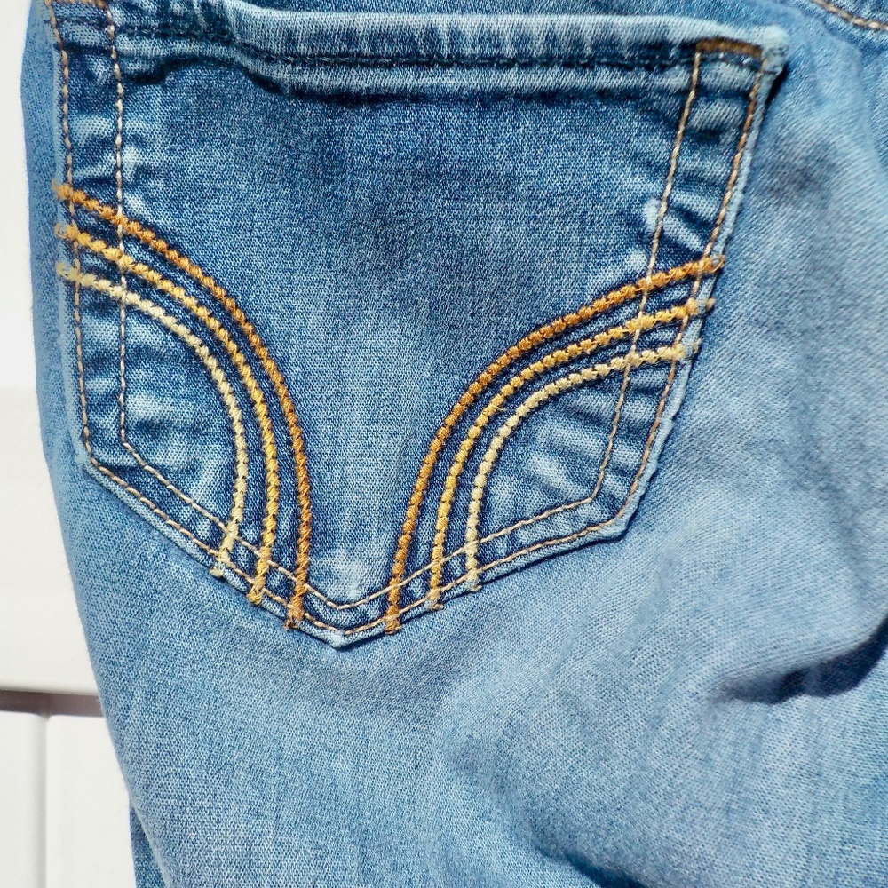 Hollister California 1R W25 L29 Distressed/Ripped Jeans